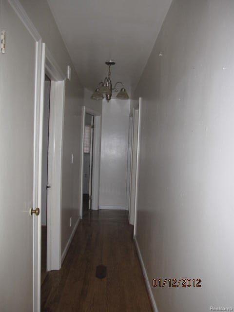 5270 Clarkston Road Clarkston, MI 48348 - Photo 5 of 8 Hallway