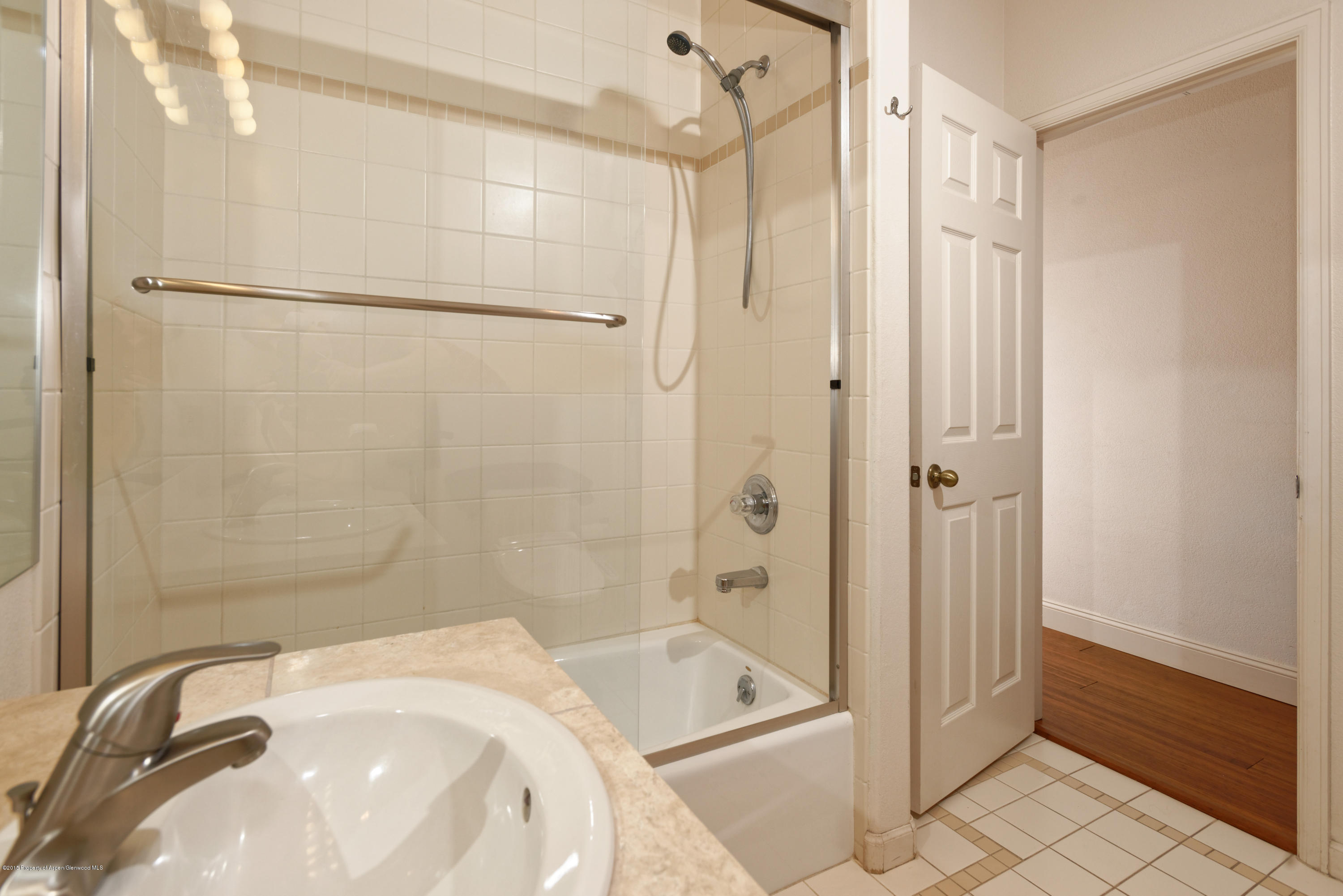 855 Gold Rivers Court, Unit 11D Basalt, CO 81621 - Photo 8 of 17 Bathroom 2
