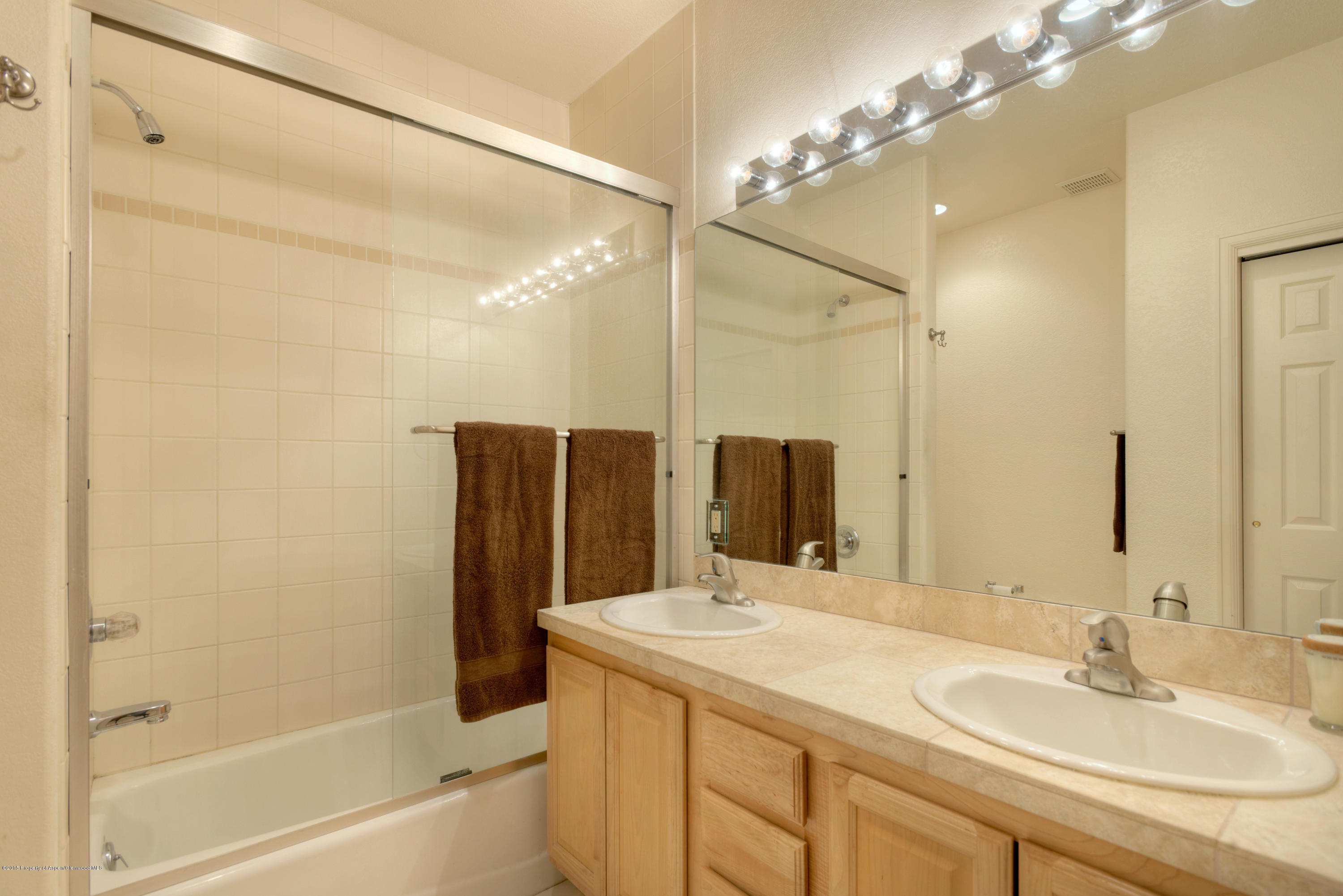 855 Gold Rivers Court, Unit 11D Basalt, CO 81621 - Photo 9 of 17 Bathroom