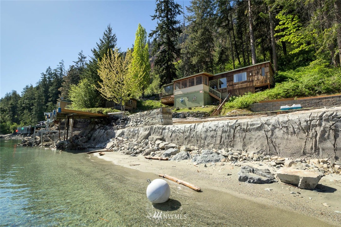 18450 South Lakeshore Road Chelan, WA 98816 - Photo 8 of 23 Gallery Image 8