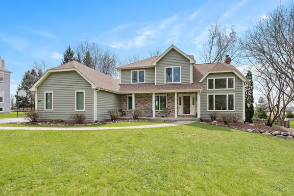 $565,000 | 4305 Fairfax Drive, Crystal Lake, IL 60014