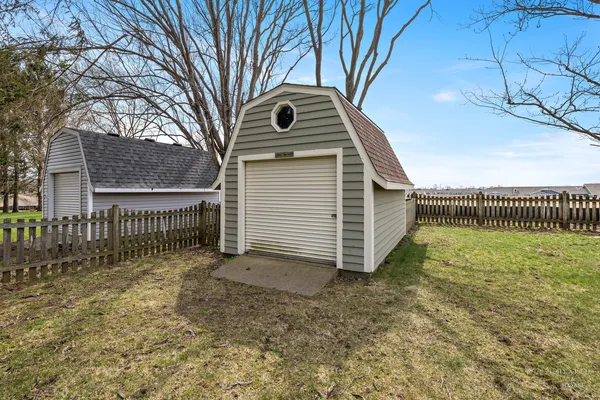 $565,000 | 4305 Fairfax Drive, Crystal Lake, IL 60014