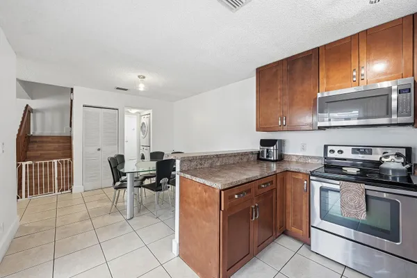 $3,000 | 2498 Northwest 99th Avenue, Coral Springs, FL 33065
