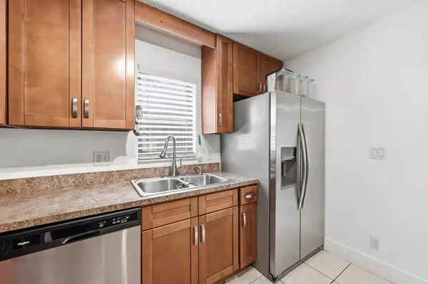 $3,000 | 2498 Northwest 99th Avenue, Coral Springs, FL 33065