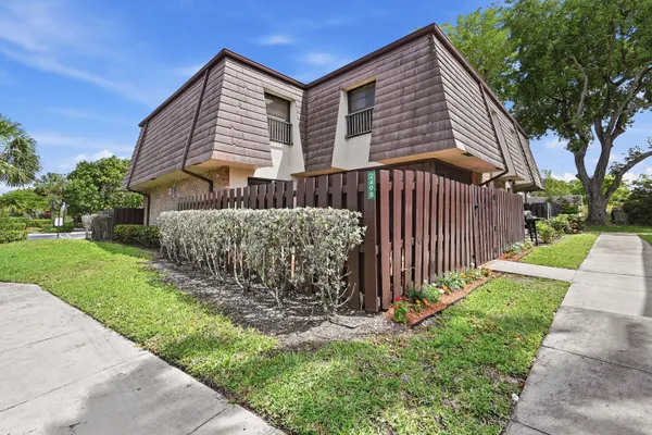 $3,000 | 2498 Northwest 99th Avenue, Coral Springs, FL 33065