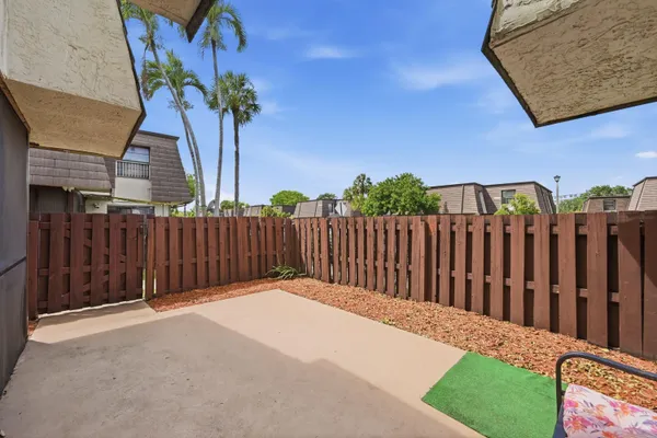 $3,000 | 2498 Northwest 99th Avenue, Coral Springs, FL 33065