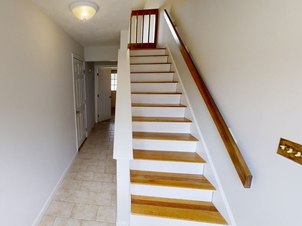 61 Heritage Drive, Unit 61 Tewksbury, MA 01876 - Photo 4 of 35 a view of entryway