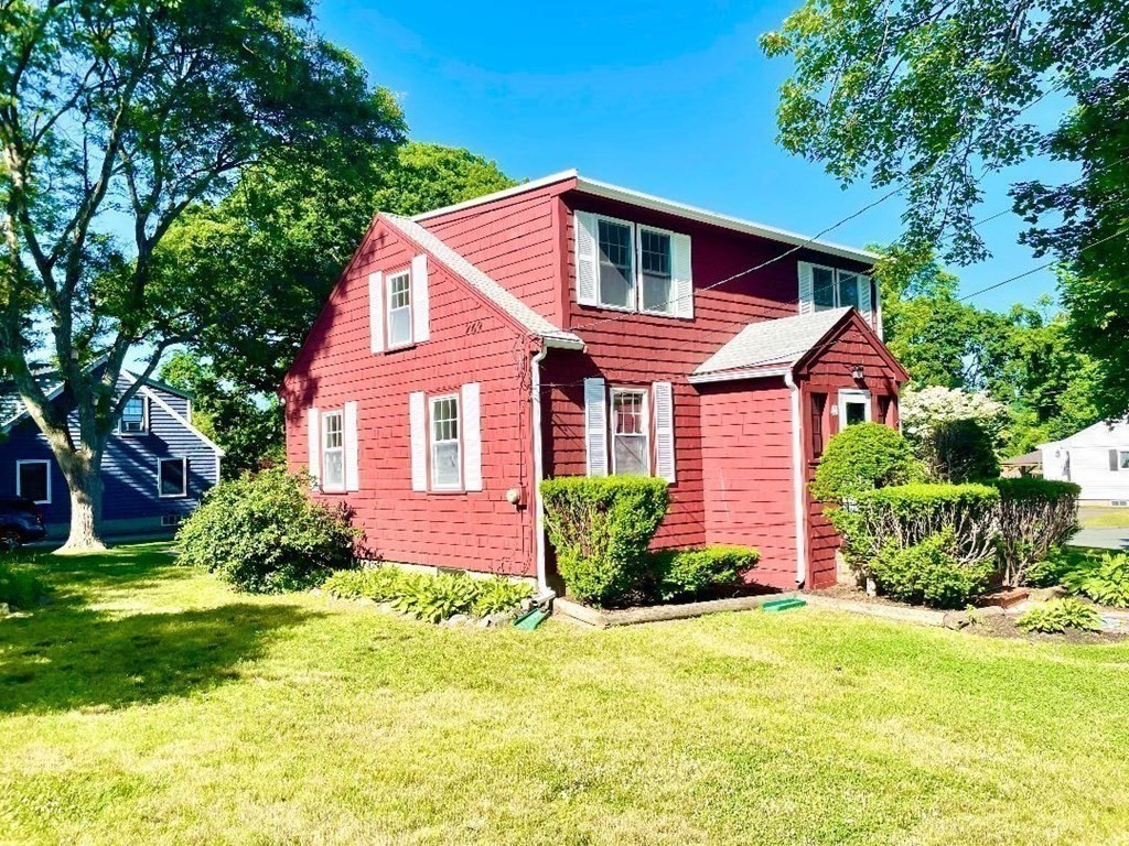41 Columbia Road Danvers, MA 01923 - Photo 3 of 33 Gallery Image 3