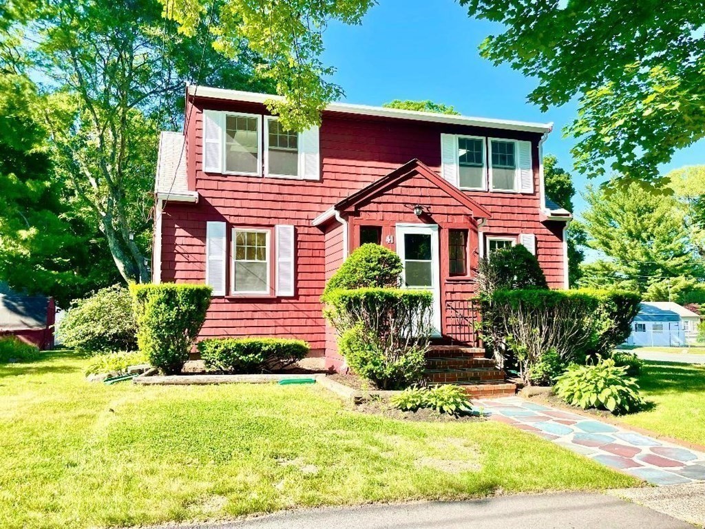 41 Columbia Road Danvers, MA 01923 - Photo 4 of 33 Gallery Image 4