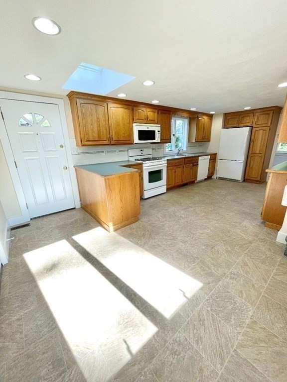 41 Columbia Road Danvers, MA 01923 - Photo 7 of 33 Gallery Image 7