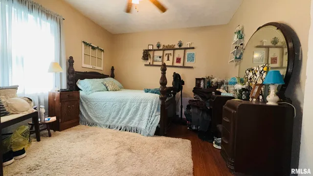 $82,000 | 1104 West Webster Street, Benton, IL 62812