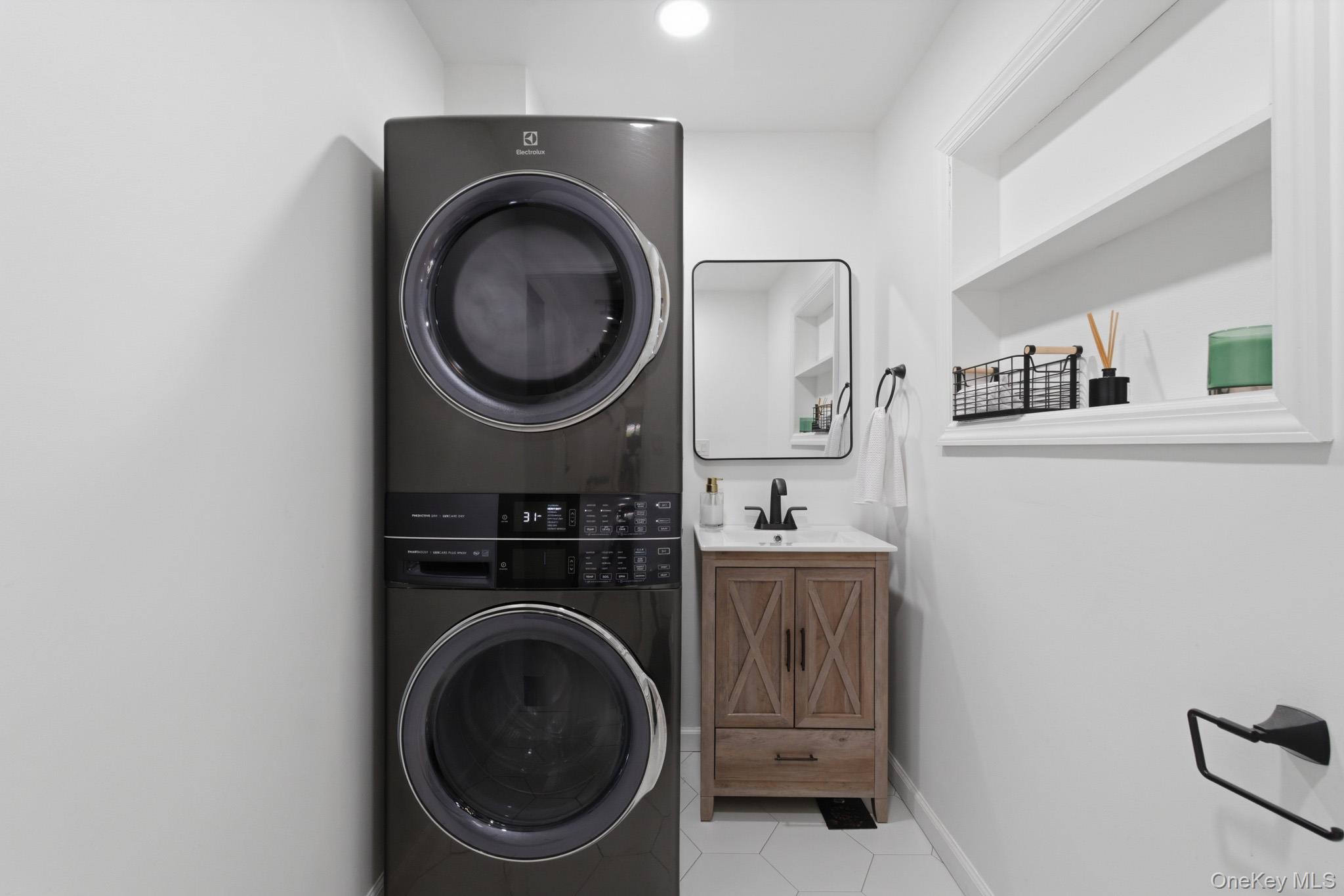 2 Bell Place Rye Brook, NY 10573 - Photo 19 of 41 1st Floor Laundry/Half Bath