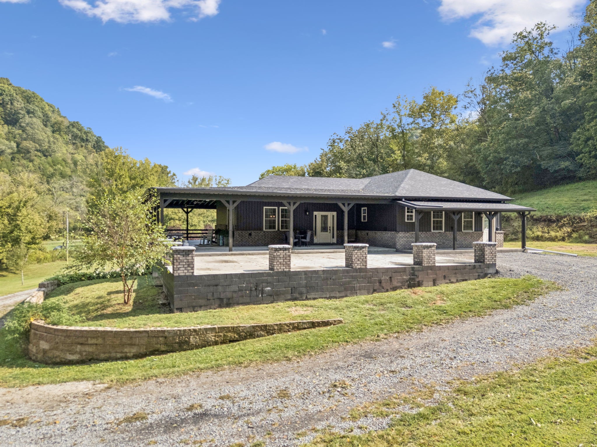 2658 Sycamore Valley Road Pleasant Shade, TN 37145 - Photo 3 of 87 Gallery Image 3