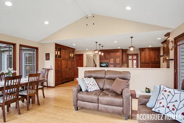 $899,900 | 2658 Holtman Drive Northeast, Grand Rapids, MI 49525