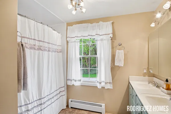 $899,900 | 2658 Holtman Drive Northeast, Grand Rapids, MI 49525