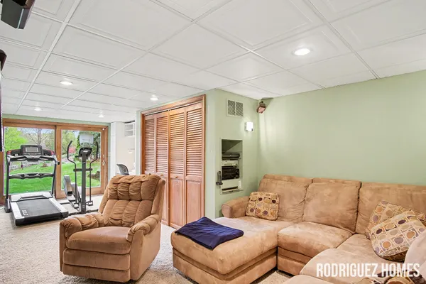 $899,900 | 2658 Holtman Drive Northeast, Grand Rapids, MI 49525