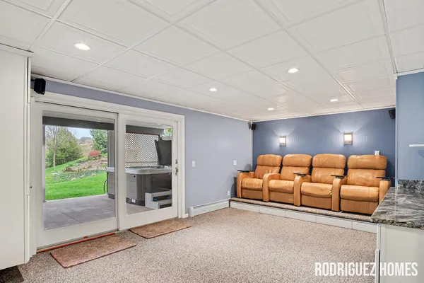 $899,900 | 2658 Holtman Drive Northeast, Grand Rapids, MI 49525
