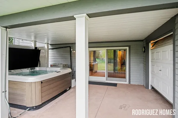 $899,900 | 2658 Holtman Drive Northeast, Grand Rapids, MI 49525