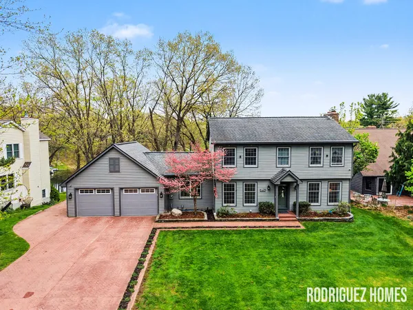 $899,900 | 2658 Holtman Drive Northeast, Grand Rapids, MI 49525