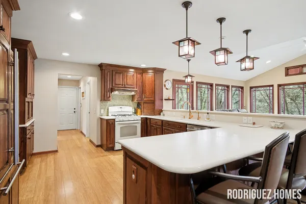 $899,900 | 2658 Holtman Drive Northeast, Grand Rapids, MI 49525