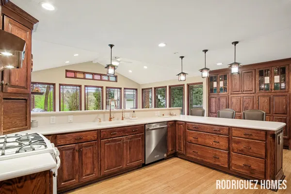 $899,900 | 2658 Holtman Drive Northeast, Grand Rapids, MI 49525