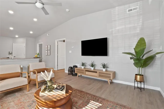 $2,150 | 218 Yachtsman Drive, O'Fallon, MO 63366