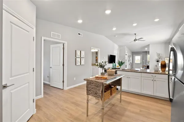 $2,150 | 218 Yachtsman Drive, O'Fallon, MO 63366