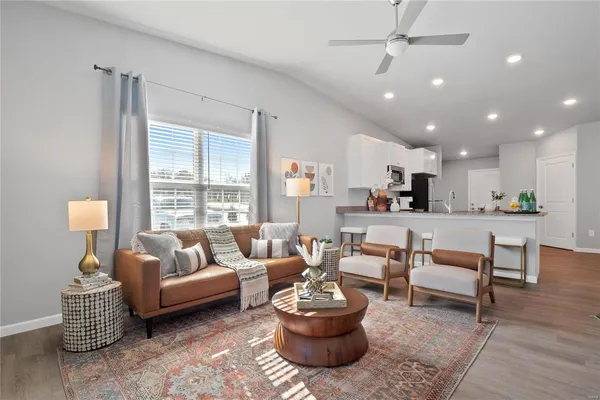 $2,150 | 218 Yachtsman Drive, O'Fallon, MO 63366