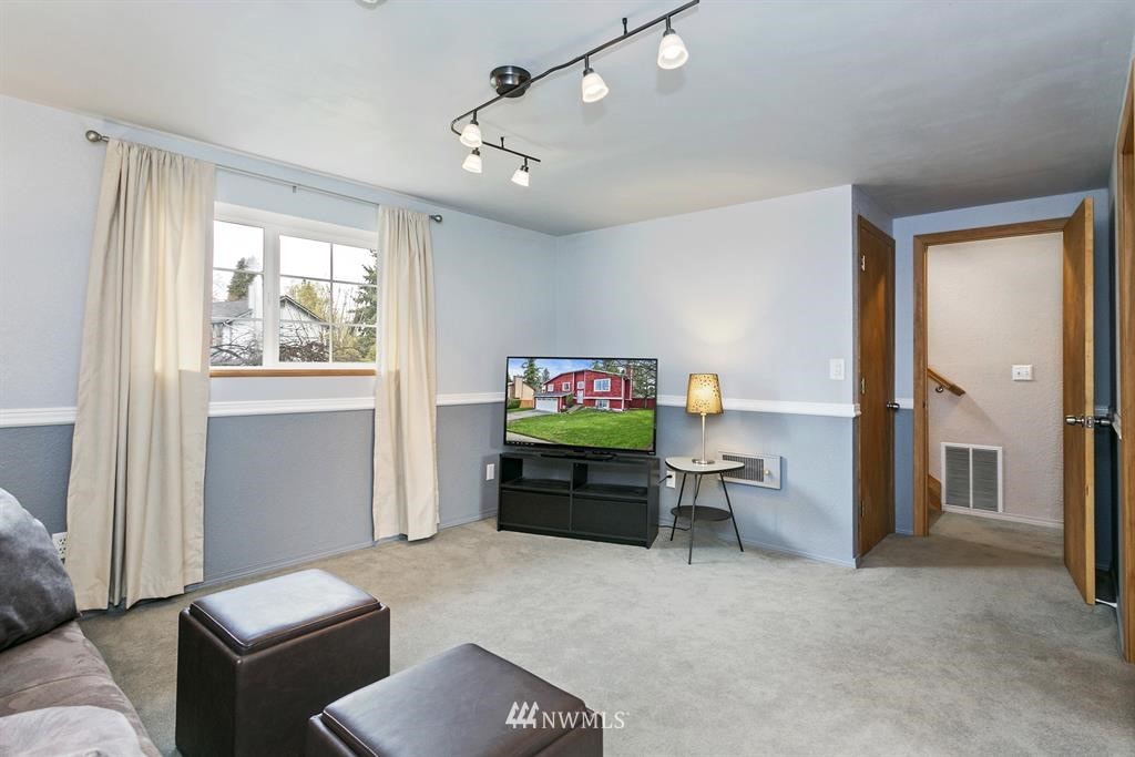 1820 Monterey Avenue Northeast Renton, WA 98056 - Photo 12 of 18 Gallery Image 12
