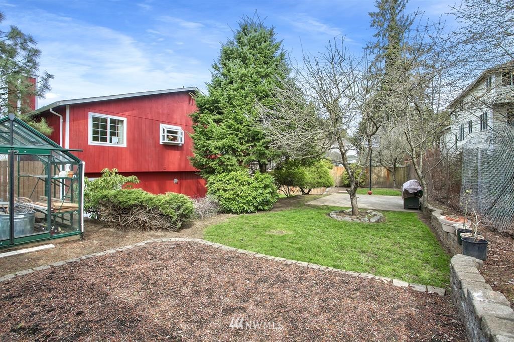 1820 Monterey Avenue Northeast Renton, WA 98056 - Photo 18 of 18 Gallery Image 18