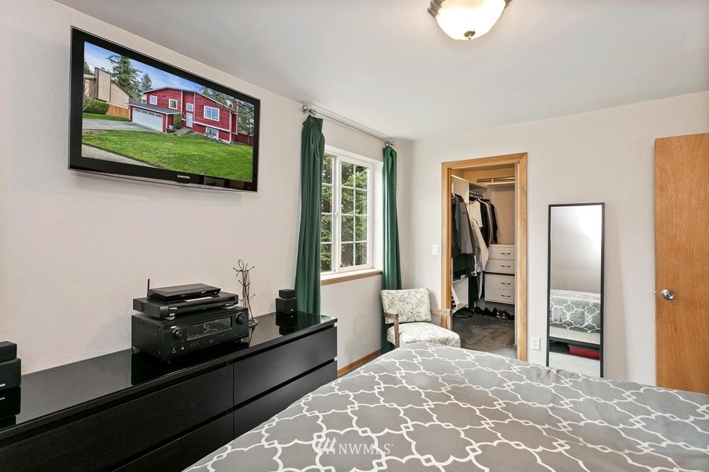 1820 Monterey Avenue Northeast Renton, WA 98056 - Photo 7 of 18 Gallery Image 7