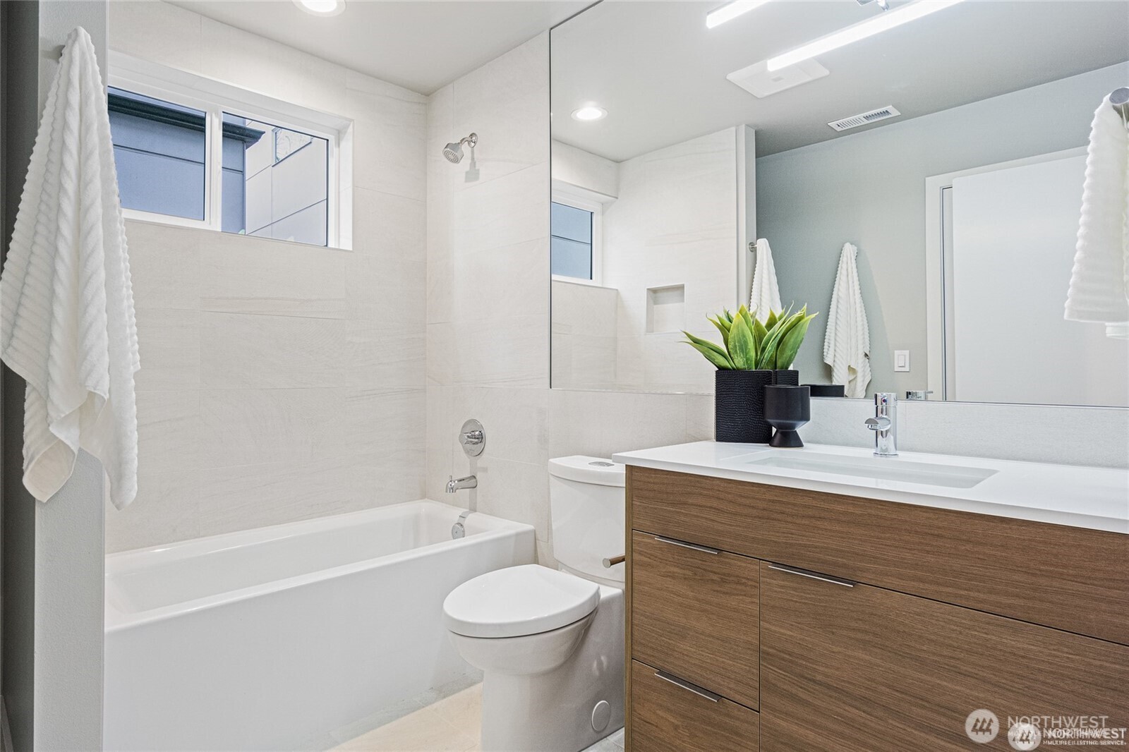 1801 Northwest 65th Street, Unit B Seattle, WA 98117 - Photo 7 of 19