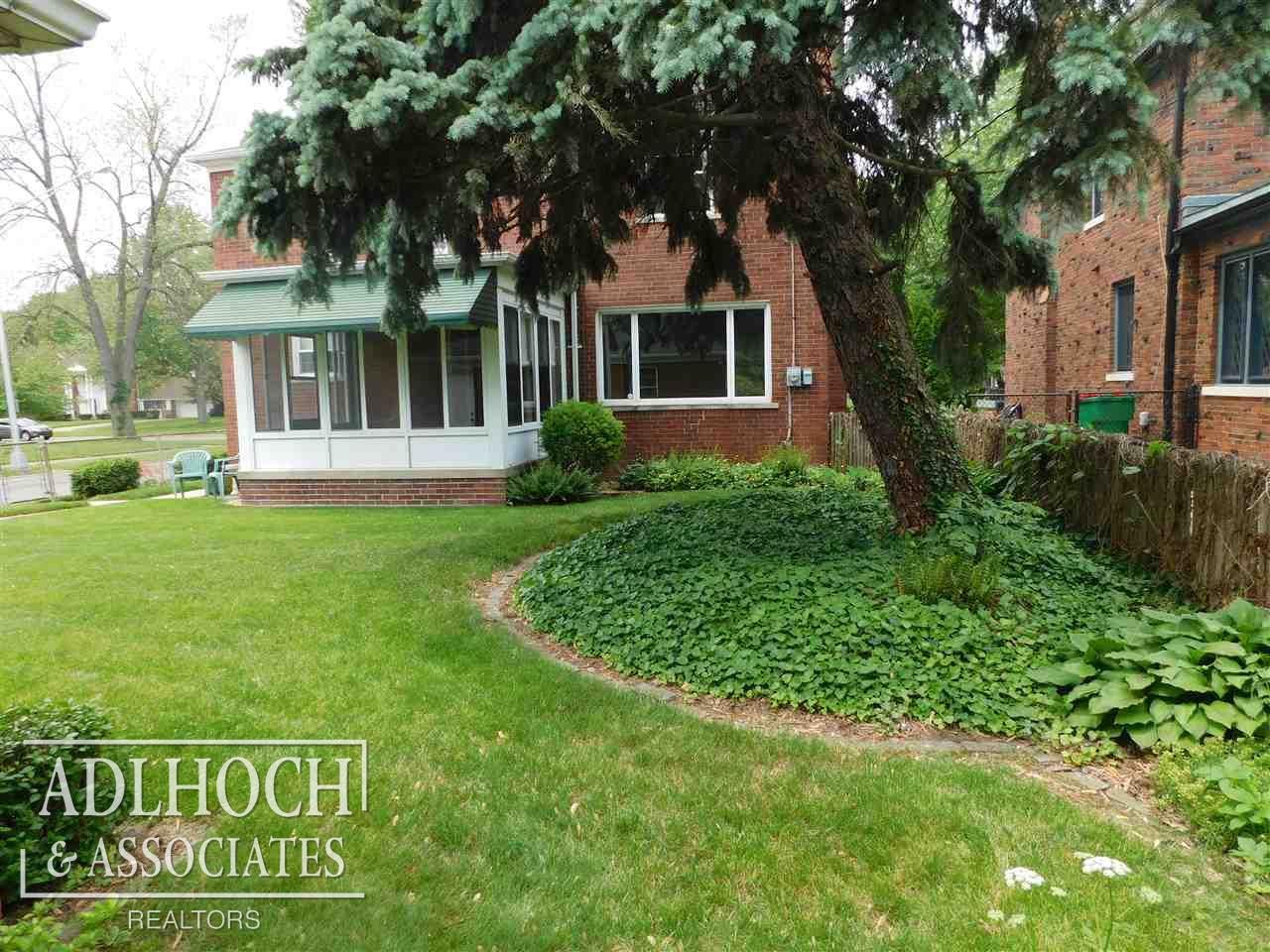 1100 Whittier Road Grosse Pointe, MI 48230 - Photo 19 of 20 31246674-18.JPG