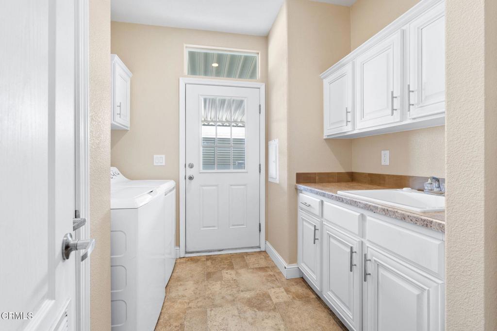 5540 West 5th Street, Unit 1 Oxnard, CA 93035 - Photo 16 of 35 5540_W_5th_#1-31