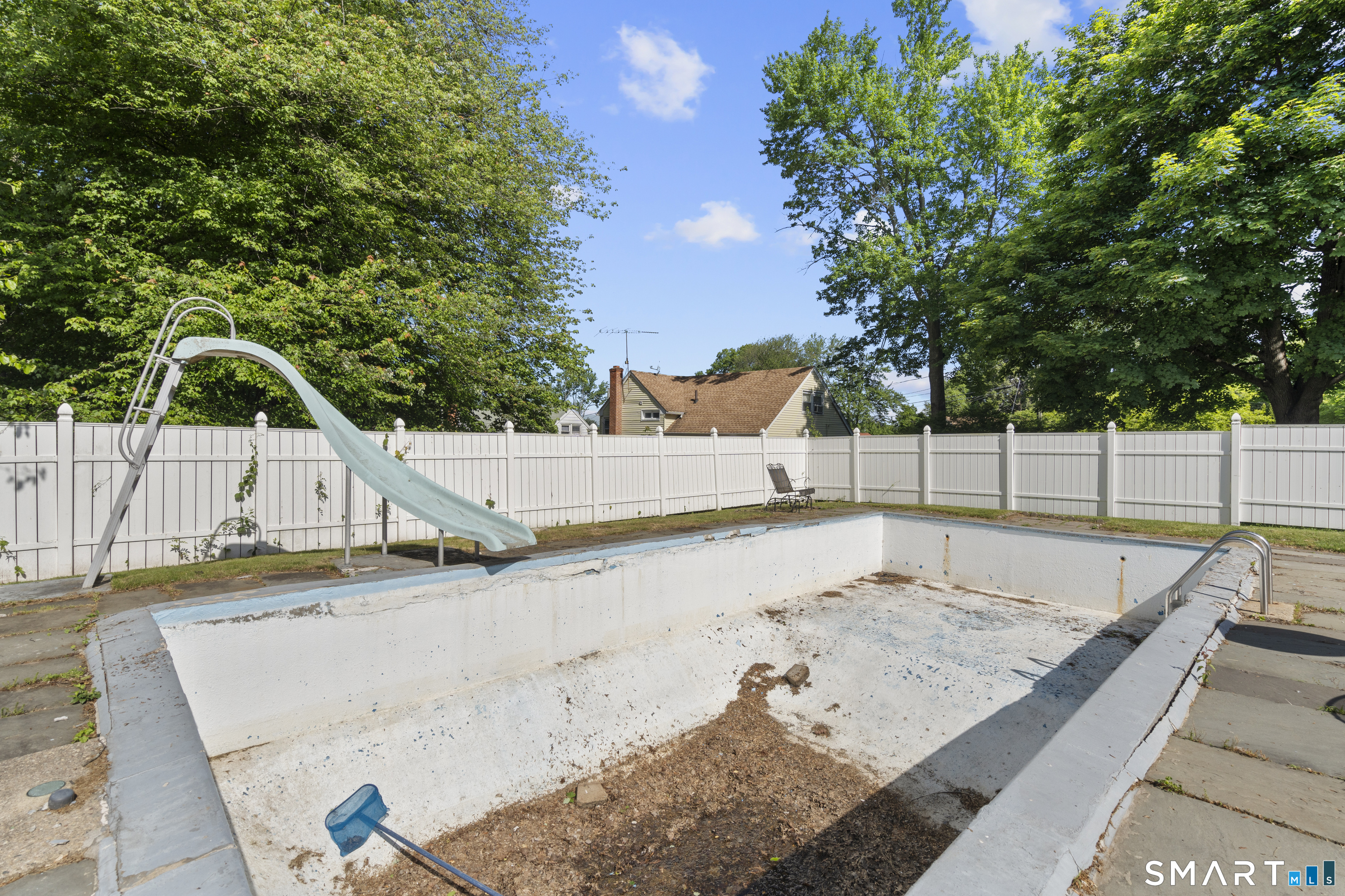63 Bates Street Hartford, CT 06114 - Photo 30 of 37