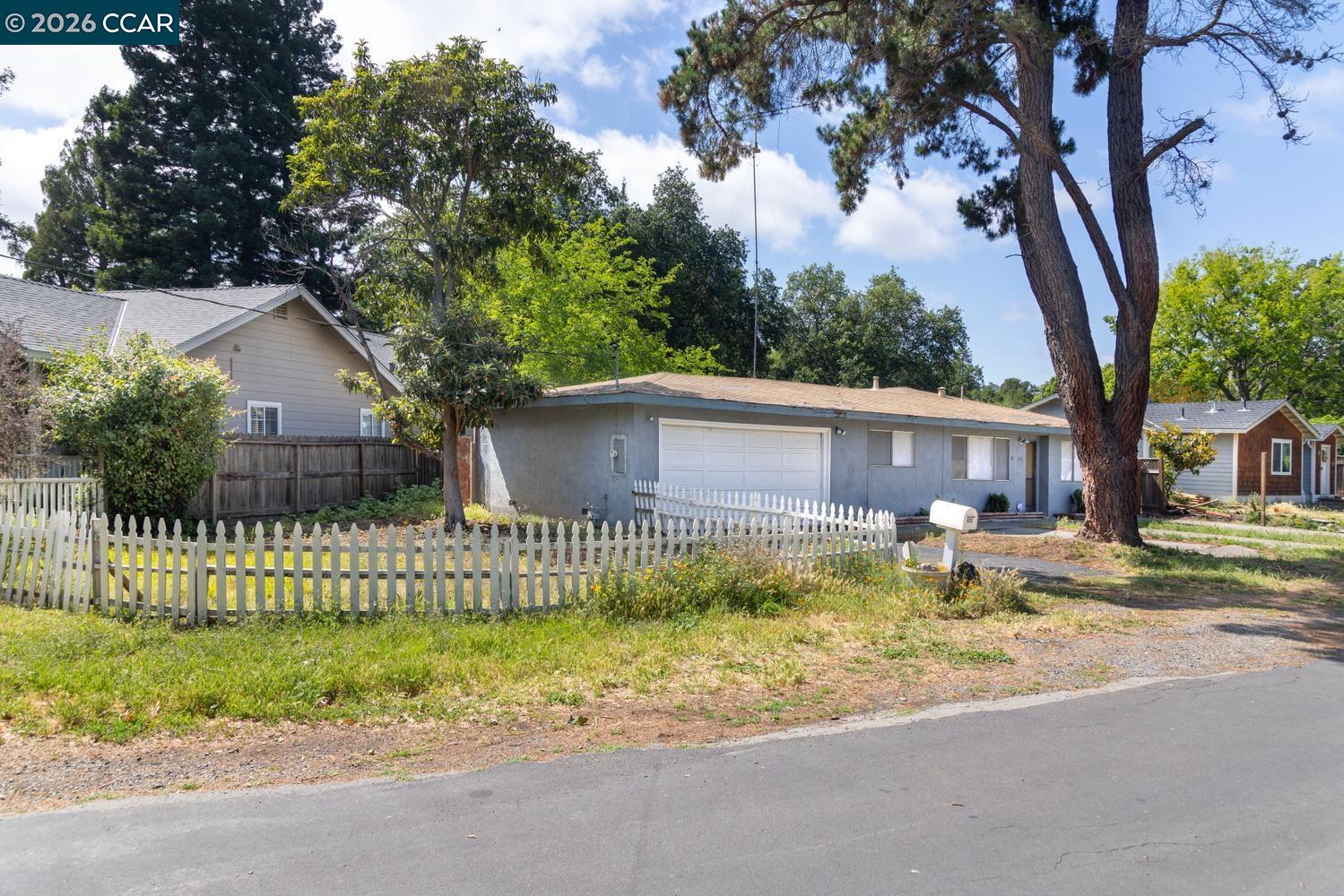 453 Bridge Road Walnut Creek, CA 94595 - Photo 3 of 23