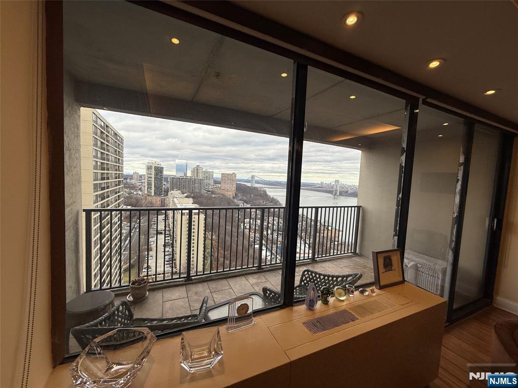 5 Horizon Road, Unit 2504 Fort Lee, NJ 07024 - Photo 20 of 41 a room with gym equipment