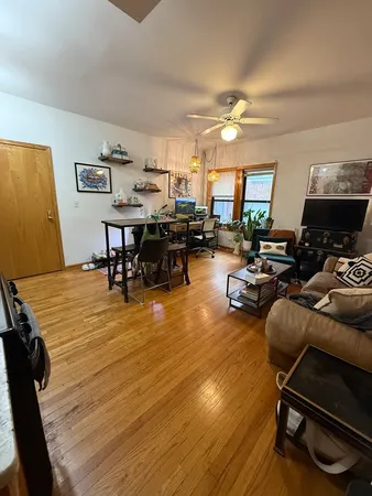 $1,995 | 628 West Patterson Avenue, Unit 2E, Chicago, IL 60613