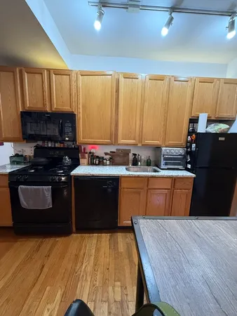 $1,995 | 628 West Patterson Avenue, Unit 2E, Chicago, IL 60613