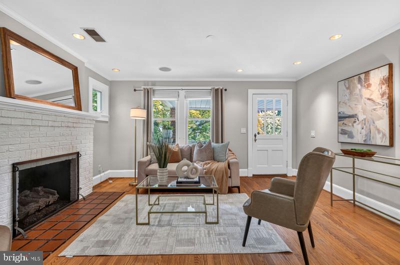5312 Tuscarawas Road Bethesda, MD 20816 - Photo 6 of 40