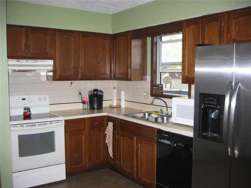 1154 Pilgrim Road Greenwood, IN 46142 - Photo 10 of 15 Gallery Image 10