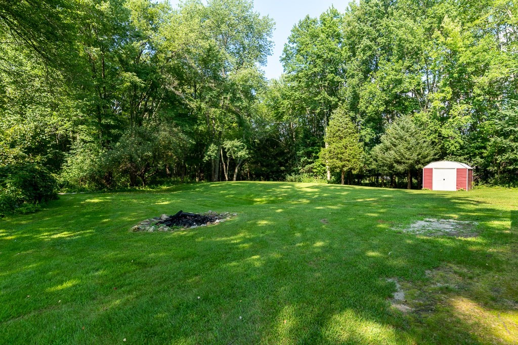 27 Bennett Road Hampden, MA 01036 - Photo 7 of 33