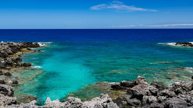 a view of a golf area with a park