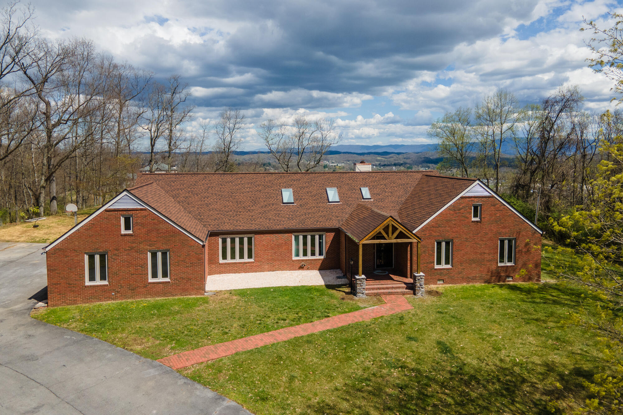 149 Lick Meadow Road Bristol, TN 37620 - Photo 1 of 61 DJI_0641