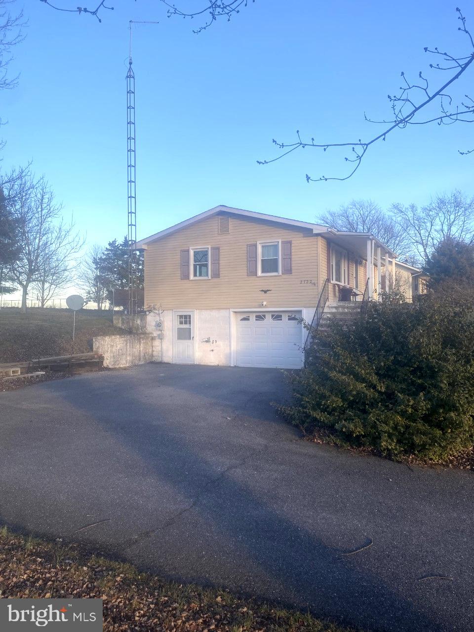 2722 Rowe Road New Windsor, MD 21776 - Photo 5 of 24 One car attached garage