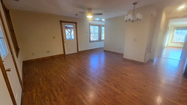 $1,700 | 9 Roberts Road, Unit 306, Canaan, NH 03741