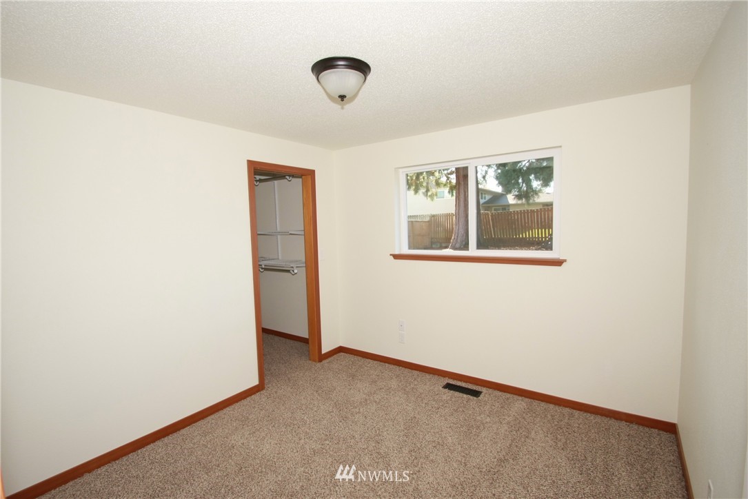 7812 Phillips Road Southwest Lakewood, WA 98498 - Photo 7 of 12