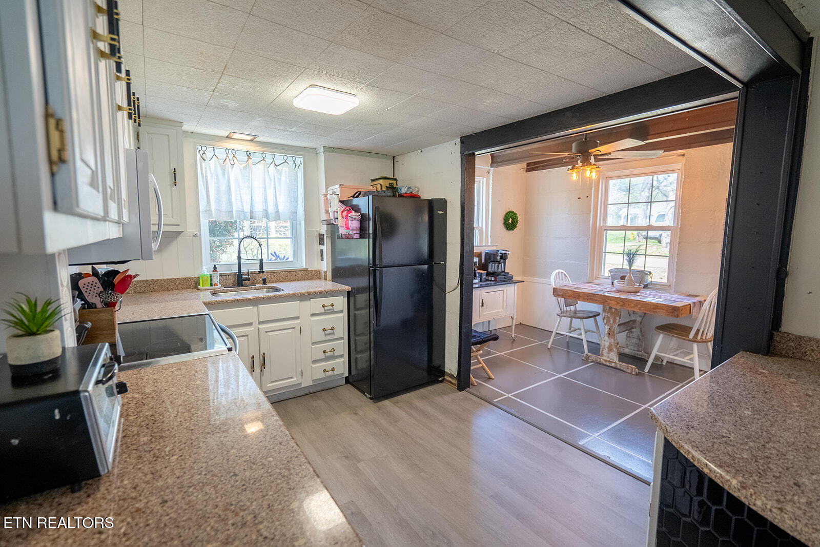 200 Oak Road Norris, TN 37828 - Photo 11 of 29 200 Oak Road - Interior-13