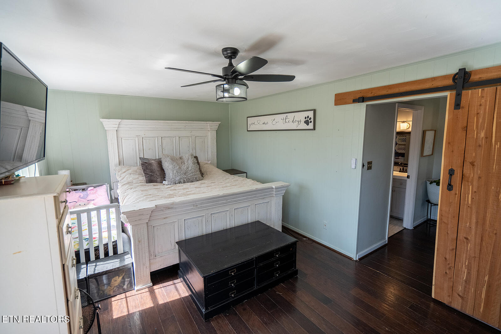 200 Oak Road Norris, TN 37828 - Photo 13 of 29 200 Oak Road - Interior-19