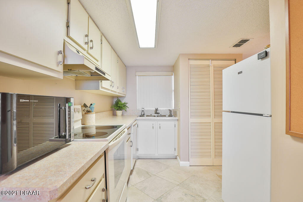 2730 Ocean Shore Boulevard, Unit 303 Ormond Beach, FL 32176 - Photo 14 of 34 6540063D-C982-43A3-B182-7BF5754E2996